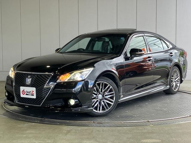 Toyota CROWN 2013 — фото автомобиля 1