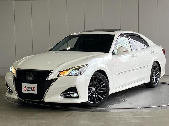 Toyota CROWN 2015 — фото автомобиля 1