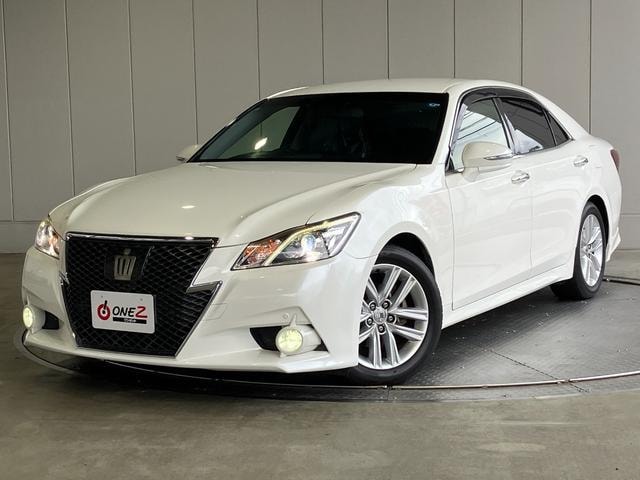 Toyota CROWN 2015 — фото автомобиля 1