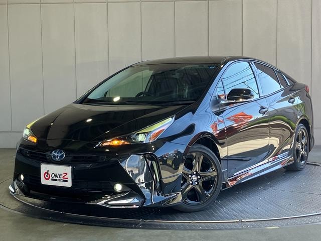 Toyota PRIUS 2022 — фото автомобиля 1