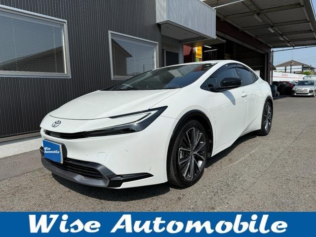 Toyota PRIUS 2023 — фото автомобиля 1