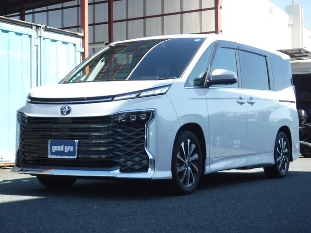 Toyota VOXY 2026 — фото автомобиля 1