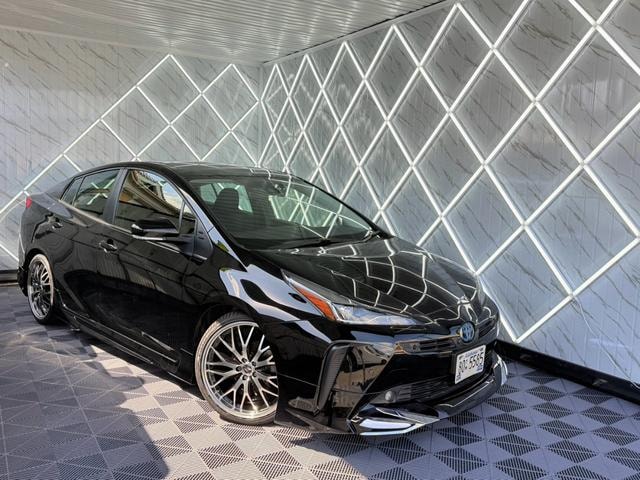 Toyota PRIUS 2021 — фото автомобиля 1