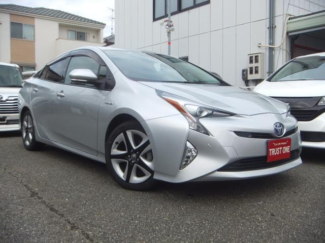 Toyota PRIUS 2018 — фото автомобиля 1