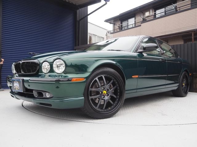 Jaguar XJ 2005 — фото автомобиля 1