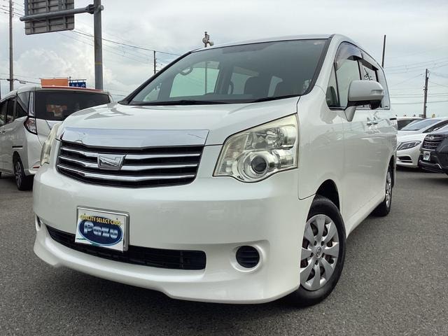 Toyota NOAH 2012 — фото автомобиля