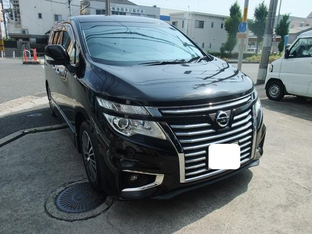 Nissan ELGRAND 2016 — фото автомобиля 1