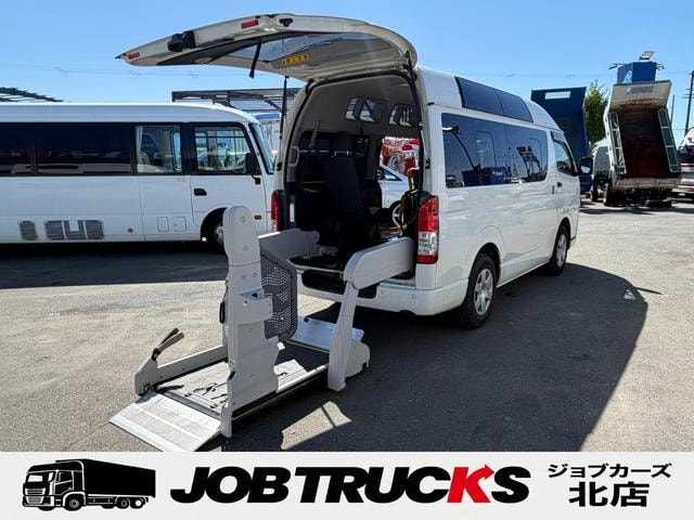 Toyota HIACE VAN 2020 — фото автомобиля