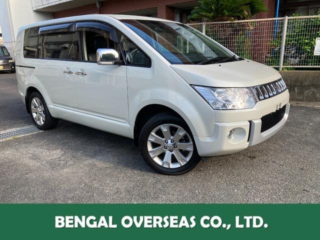 Mitsubishi DELICA D:5 2015 — фото автомобиля