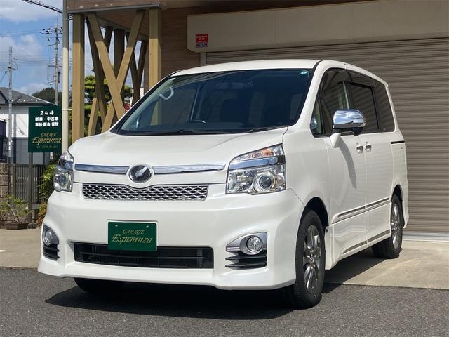 Toyota VOXY 2013 — фото автомобиля 1
