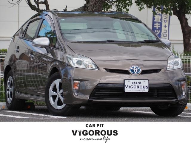 Toyota PRIUS 2013 — фото автомобиля