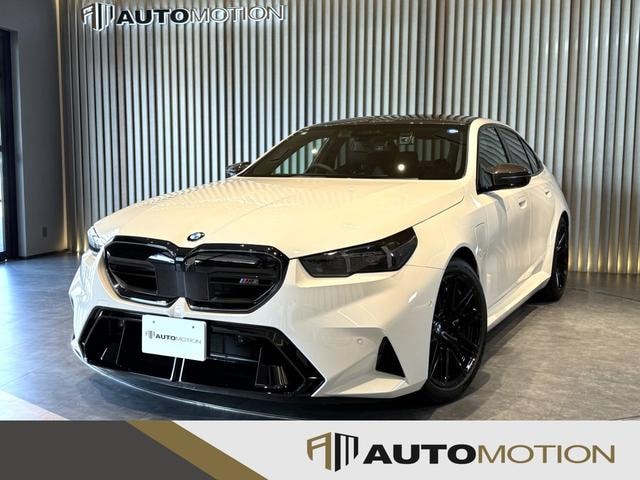 Bmw M5 2025 — фото автомобиля