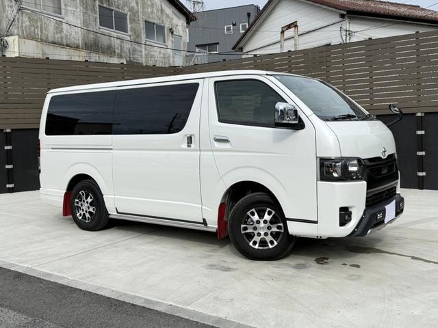 Toyota HIACE VAN 2025 — фото автомобиля