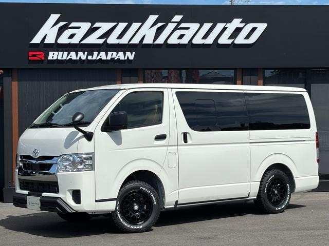 Toyota HIACE VAN 2026 — фото автомобиля 1