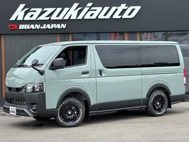 Toyota HIACE VAN 2026 — фото автомобиля 1