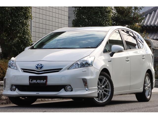 Toyota PRIUS ALPHA 2012 — фото автомобиля 1
