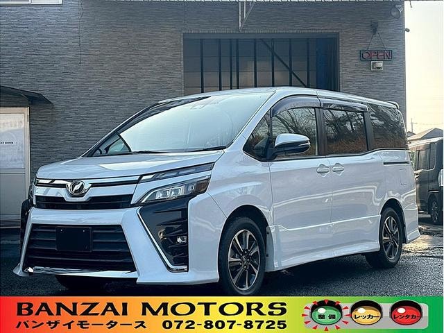 Toyota VOXY 2017 — фото автомобиля 1