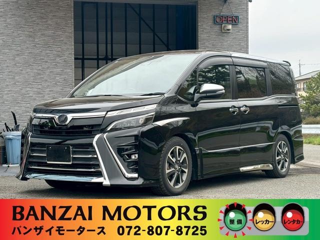 Toyota VOXY 2017 — фото автомобиля 1