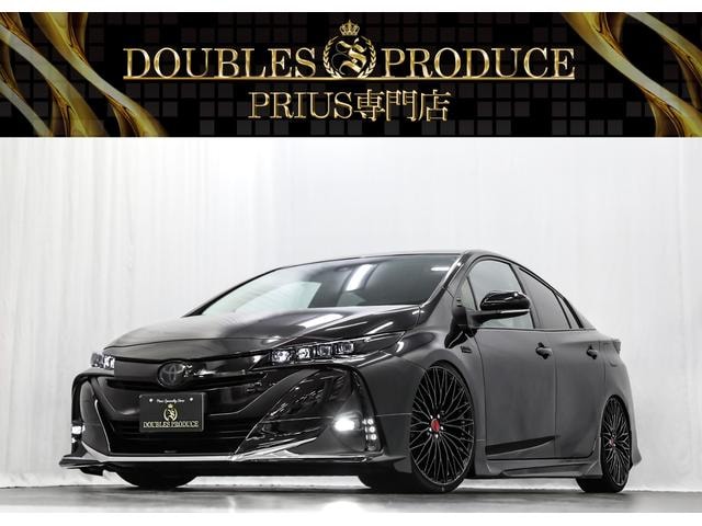 Toyota PRIUS PHV 2017 — фото автомобиля 1