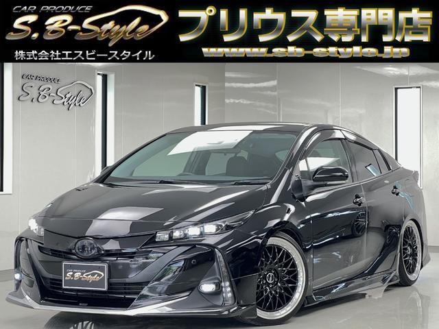 Toyota PRIUS PHV 2017 — фото автомобиля 1