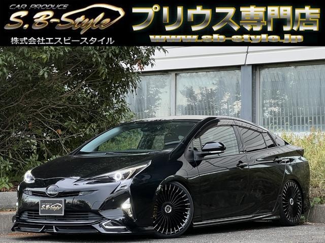 Toyota PRIUS 2018 — фото автомобиля 1
