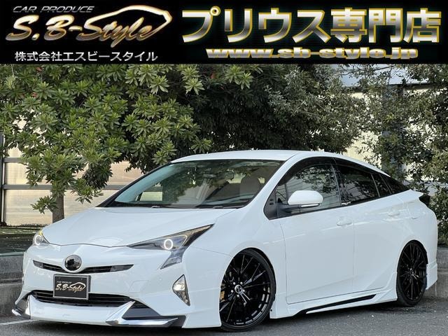 Toyota PRIUS 2016 — фото автомобиля 1