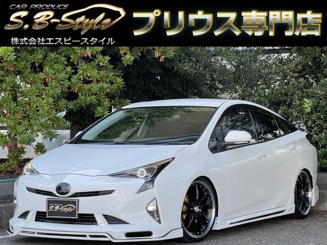 Toyota PRIUS 2017 — фото автомобиля 1