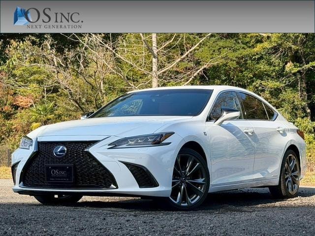Lexus ES 2019 — фото автомобиля 1