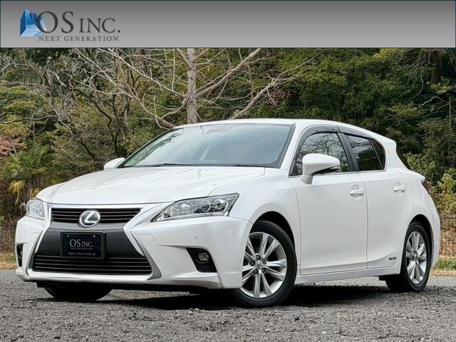 Lexus CT 2015 — фото автомобиля 1