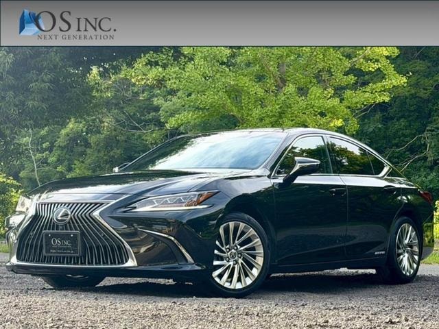 Lexus ES 2019 — фото автомобиля 1