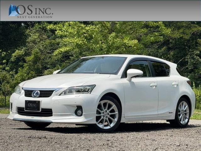 Lexus CT 2011 — фото автомобиля 1