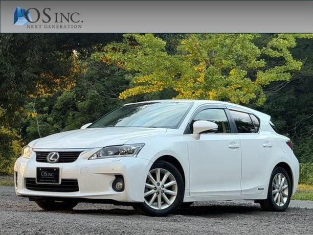 Lexus CT 2011 — фото автомобиля 1