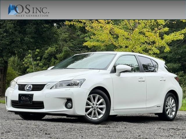 Lexus CT 2012 — фото автомобиля 1