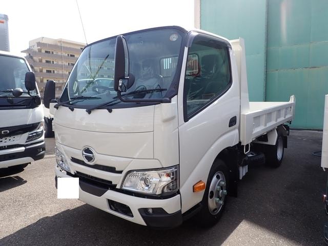 Hino DUTRO 2026 — фото автомобиля