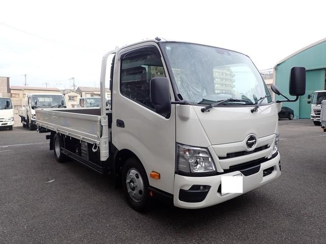 Hino DUTRO 2026 — фото автомобиля 1
