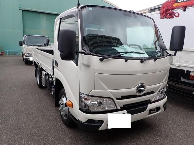 Hino DUTRO 2026 — фото автомобиля 1