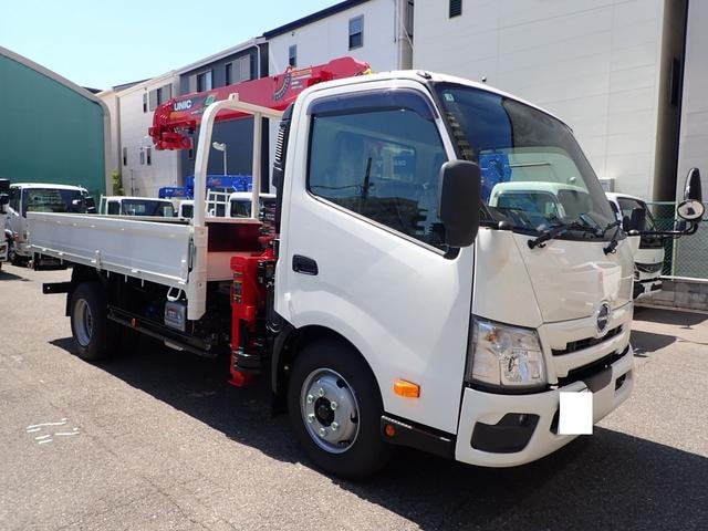 Hino DUTRO 2026 — фото автомобиля