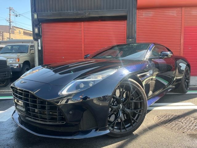 Aston Martin DB12 2024 — фото автомобиля