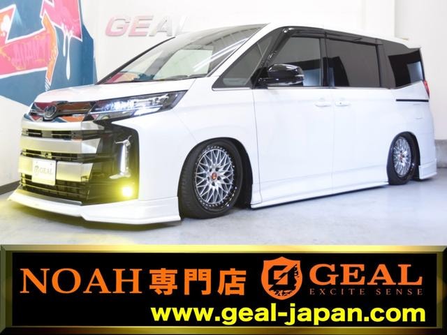 Toyota NOAH 2024 — фото автомобиля 1