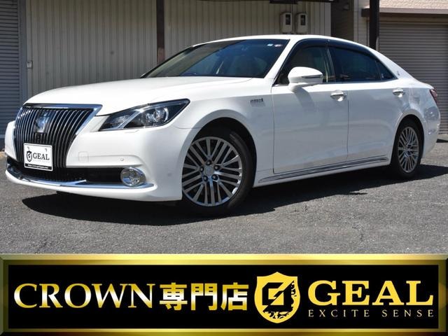 Toyota CROWN MAJESTA 2014 — фото автомобиля 1