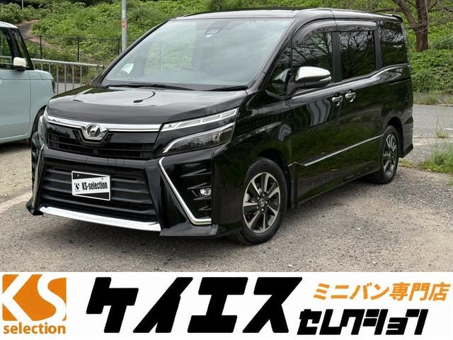 Toyota VOXY 2018 — фото автомобиля 1