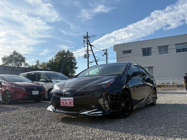 Toyota PRIUS 2021 — фото автомобиля