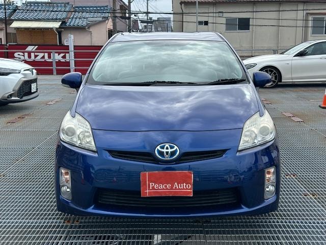 Toyota PRIUS 2011 — фото автомобиля