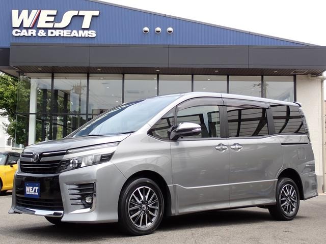 Toyota VOXY 2016 — фото автомобиля