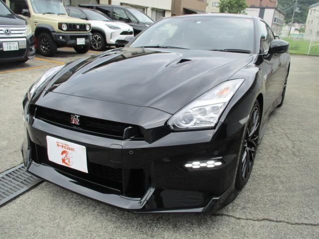 Nissan GT-R 2023 — фото автомобиля