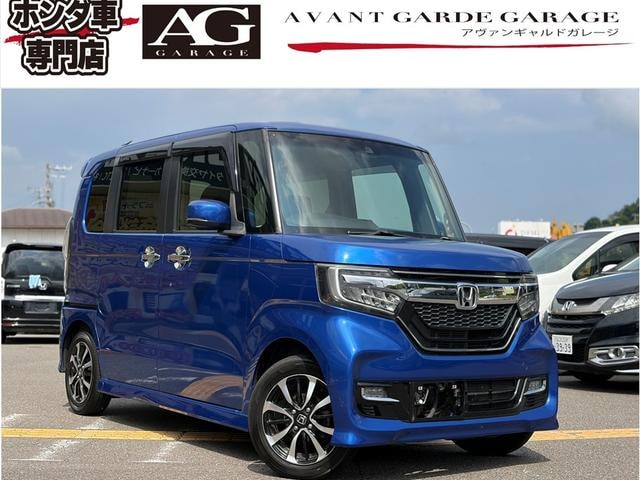 Honda N-BOX CUSTOM 2017 — фото автомобиля 1