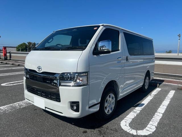 Toyota HIACE VAN 2026 — фото автомобиля