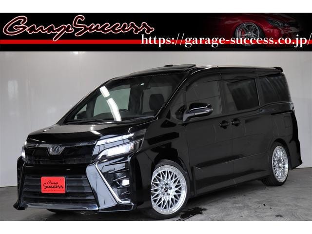Toyota VOXY 2018 — фото автомобиля 1