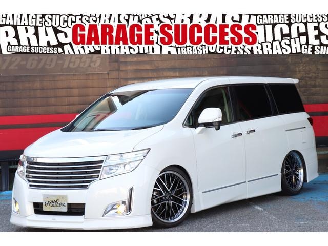 Nissan ELGRAND 2012 — фото автомобиля