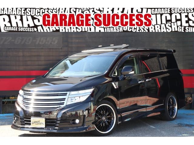 Nissan ELGRAND 2012 — фото автомобиля 1